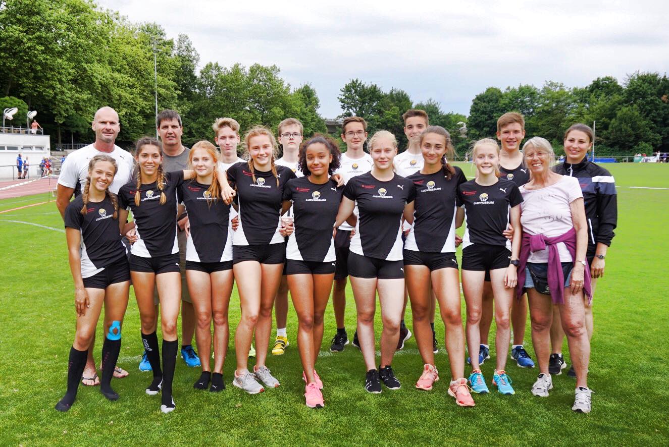 Porno 2 kaltaklar Kamera suratida siyish